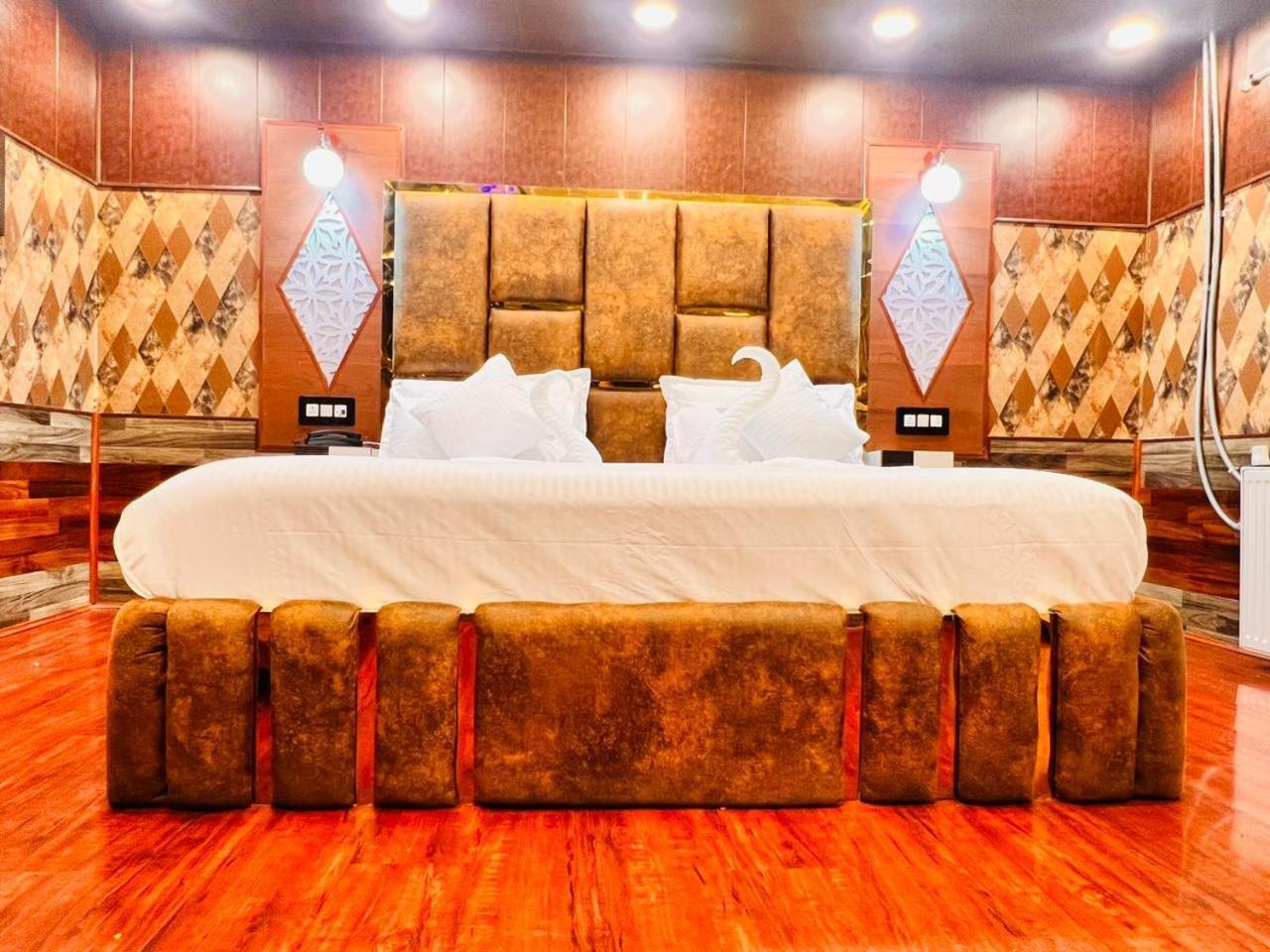 Pine View Resort Gulmarg Exterior photo