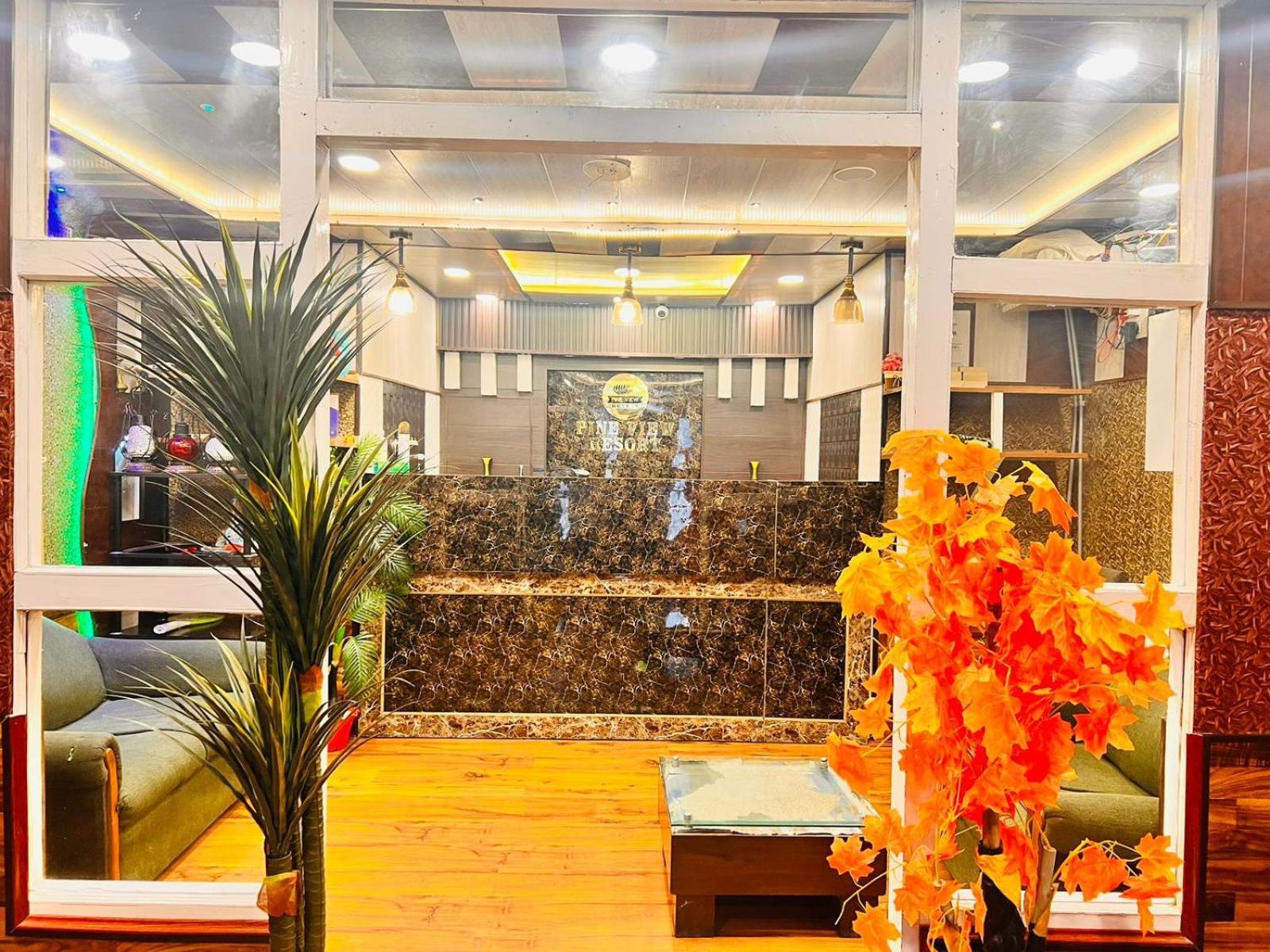 Pine View Resort Gulmarg Exterior photo