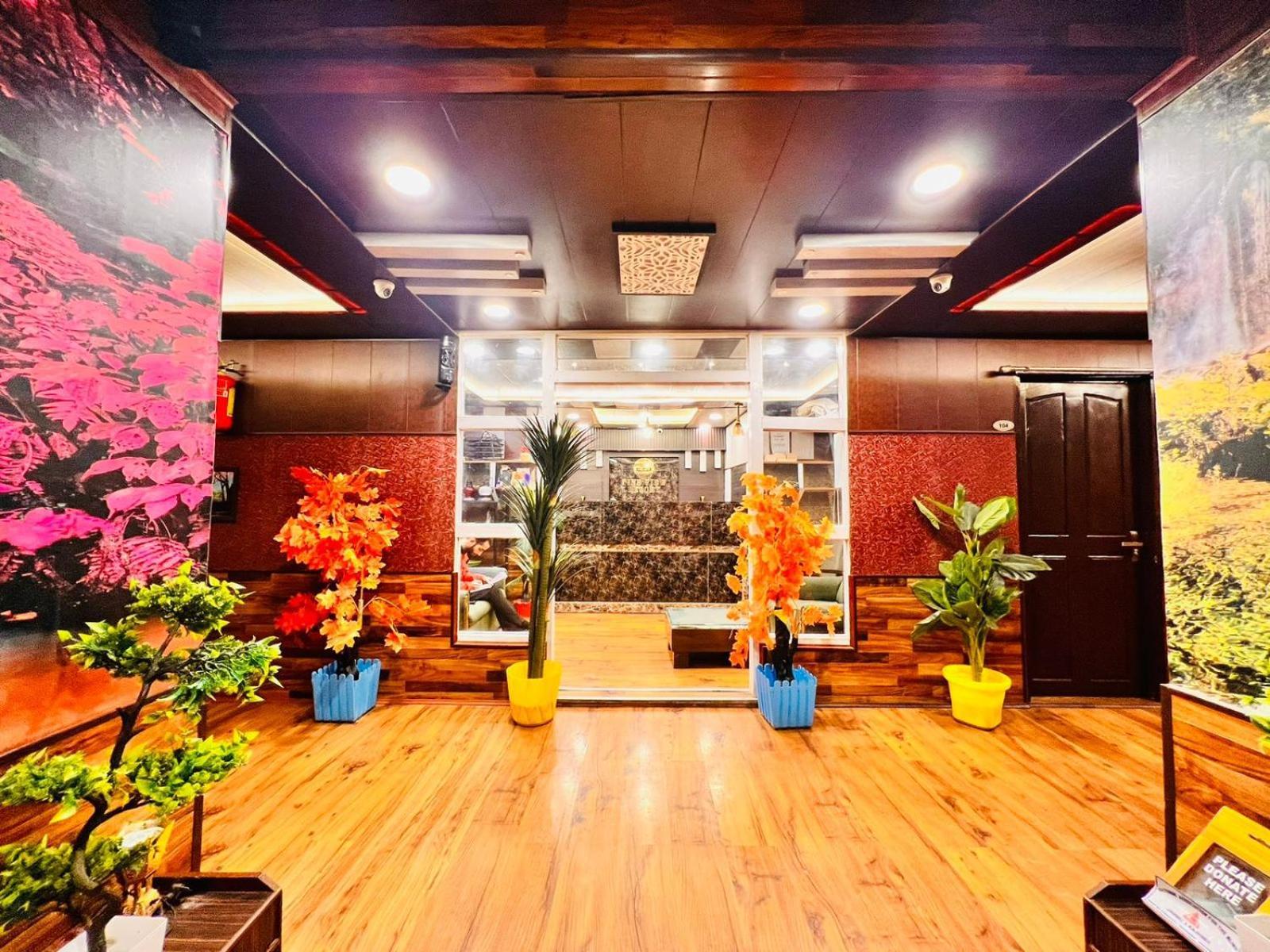 Pine View Resort Gulmarg Exterior photo