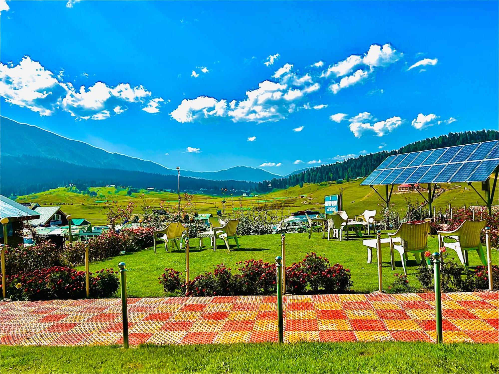Pine View Resort Gulmarg Exterior photo