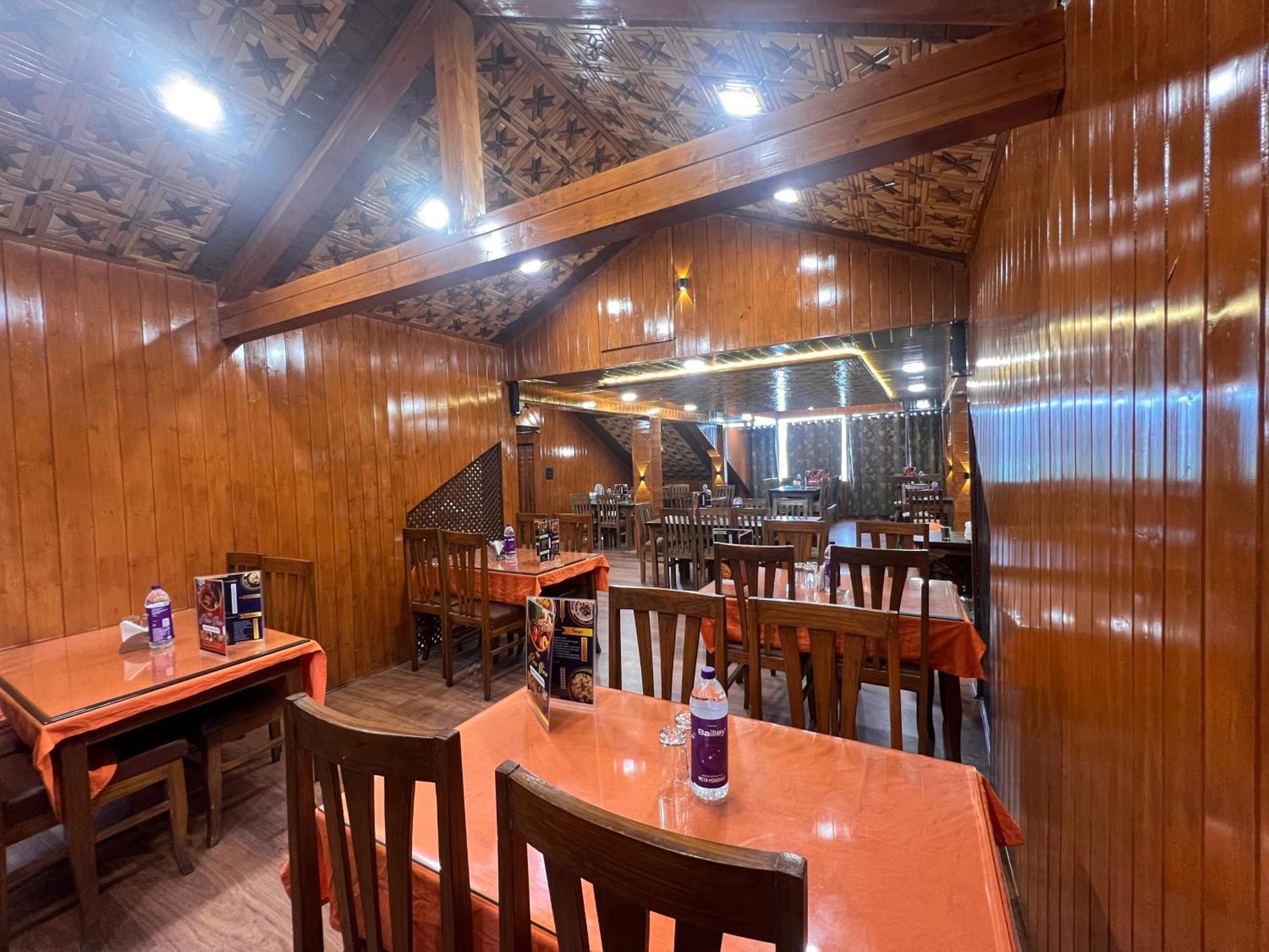 Pine View Resort Gulmarg Exterior photo